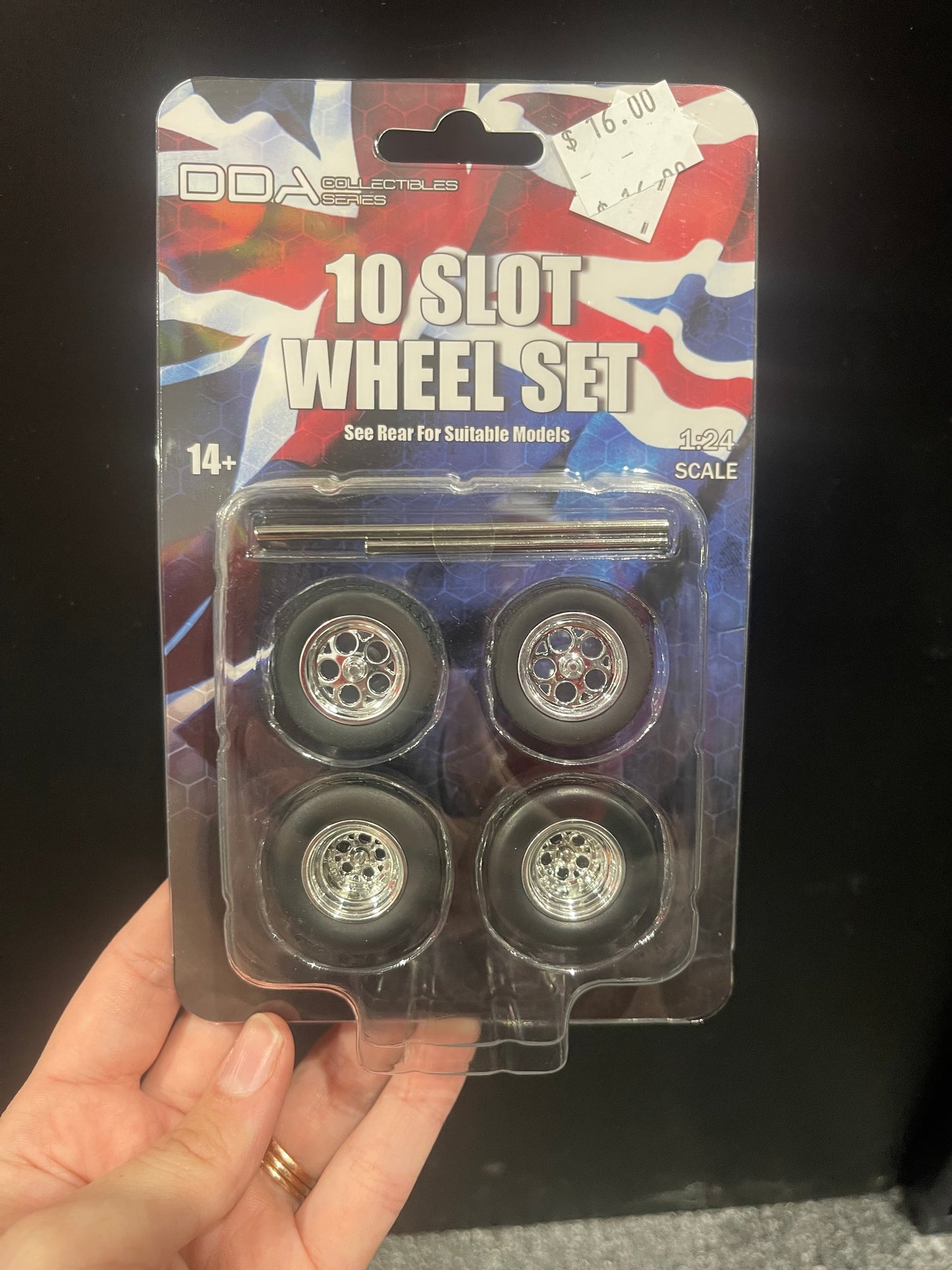 DDA 1/24 (4pcs) Set of 4 x 10 Slot Chrome Wheels w/Tyres & Axles