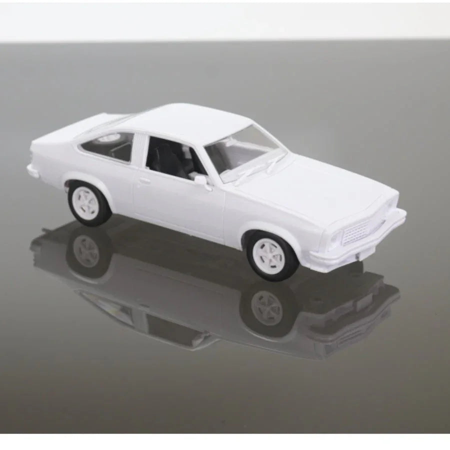 DDA 1:24 Holden LX SS Torana 6 Cylinder Plastic Model Kit – Opening Bonnet