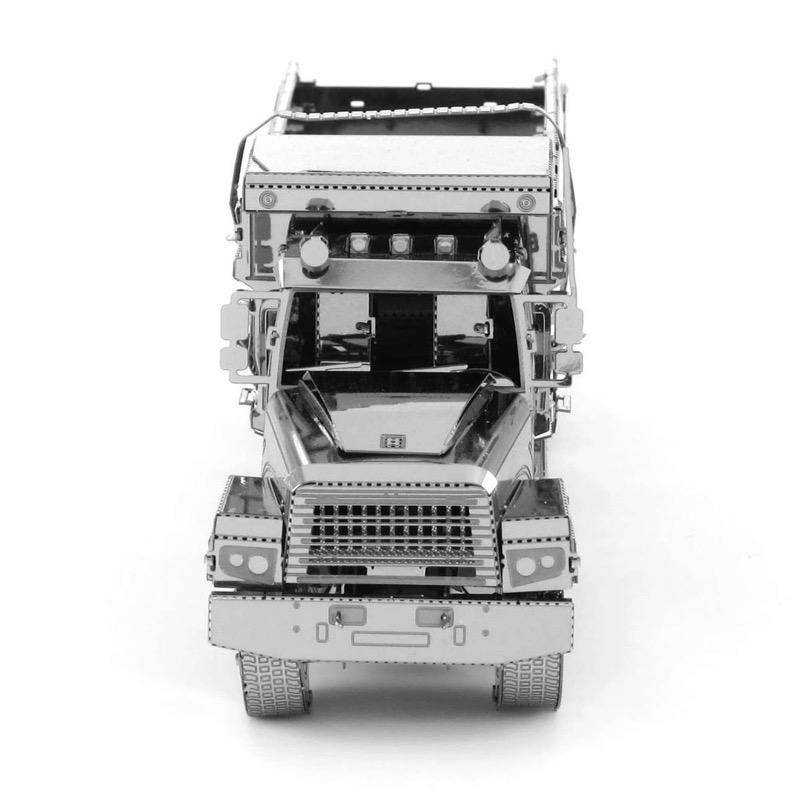 Freightliner 114SD Dump Truck - Aussie Hobbies