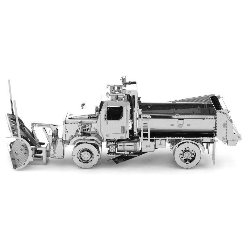 Freightliner 114SD Snow Plow - Aussie Hobbies 