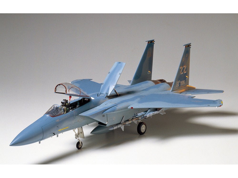 Tamiya 60304 McDonnell Douglas F-15C Eagle 1/32 model kit box showing detailed fighter jet artwork