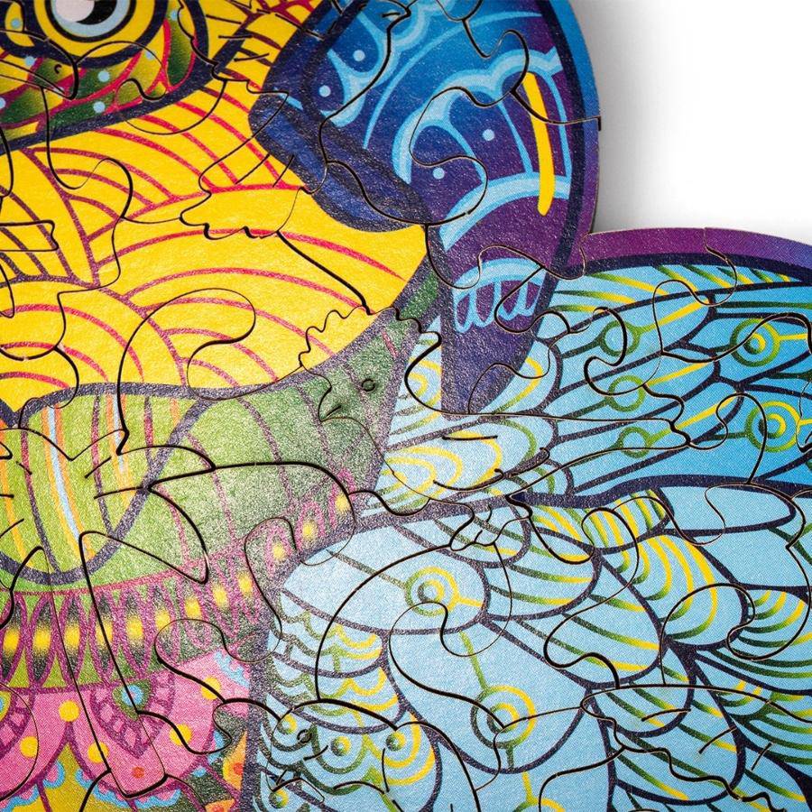 Wood Trick Bright Parrot colourful wooden jigsaw puzzle with tropical bird artwork.