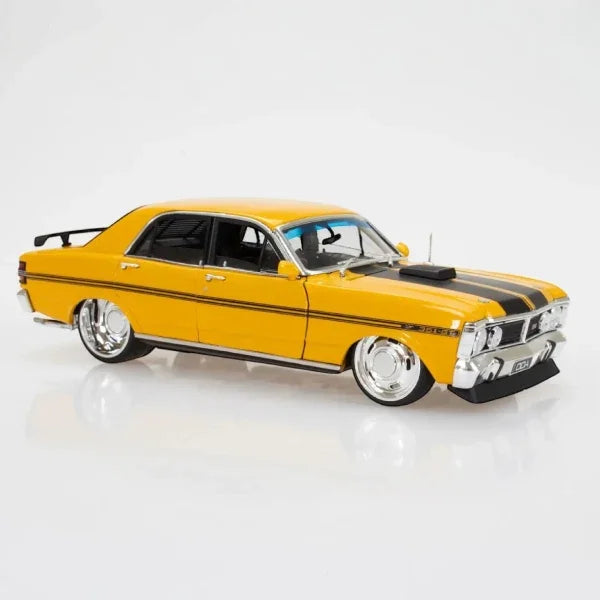 1:24 Aussie motoring icons assorted diecast model by DDA Collectibles sealed random Australian classic car collectible