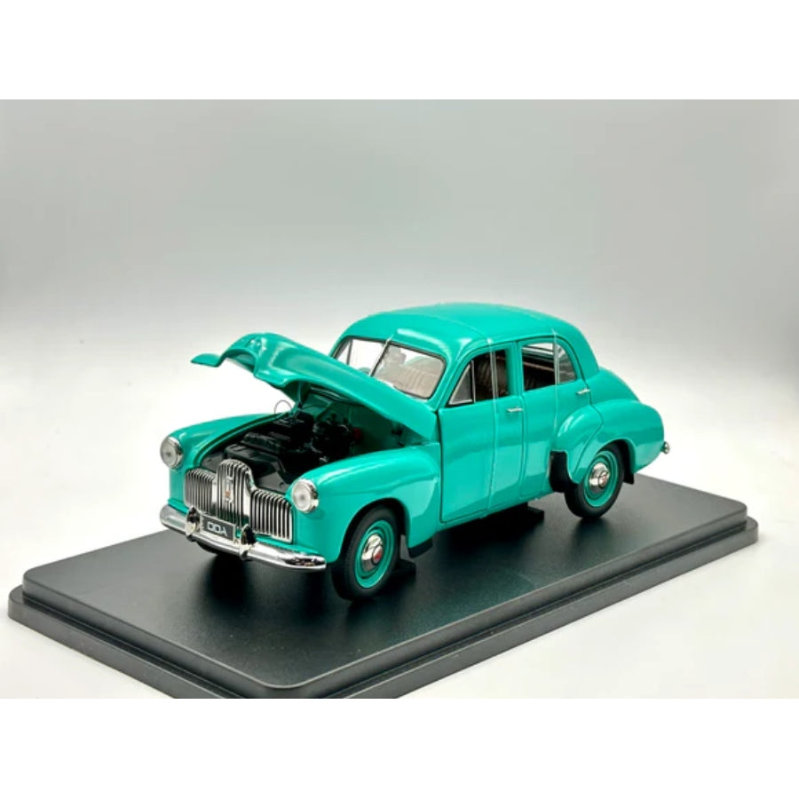 DDA 1:24 1948 FX Holden Sedan green classic diecast model car.