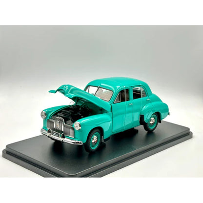 DDA 1:24 1948 FX Holden Sedan green classic diecast model car.
