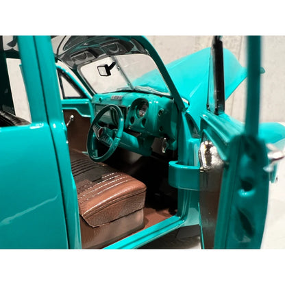 DDA 1:24 1948 FX Holden Sedan green classic diecast model car.