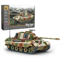 Build Army King Tiger Camo WWII German Heavy Tank 1:33 Scale Building Blocks BA0182C with rotating turret and camouflage armour.